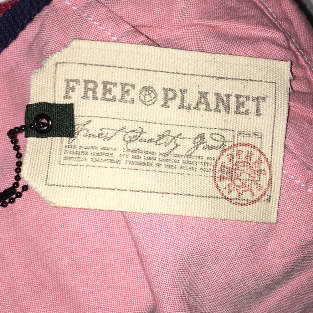 Free Planet - Picture 3 of 3